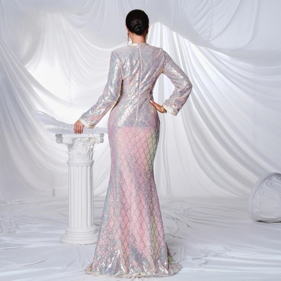 Pink V-Neck Bishop Sleeve Wedding Gown - Picture 11 of 13